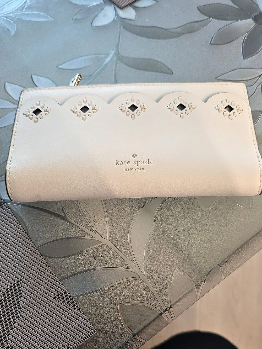 Kate Spade Wallet in Light Cream